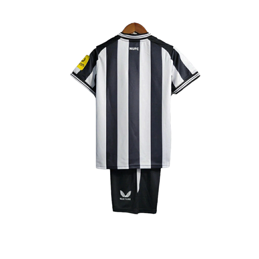 Conjunto Infantil Newcastle Home 23/24 - Preta e Branca