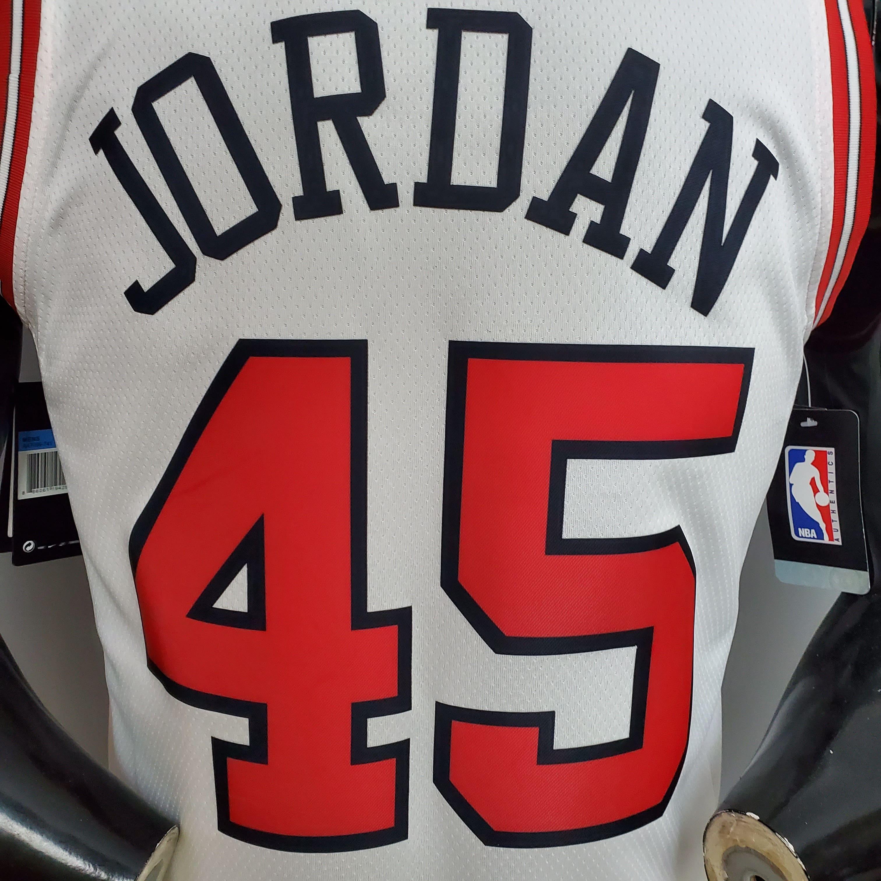 Regata NBA Chicago Bulls - Jordan #45 NCR White - ResPeita Sports 